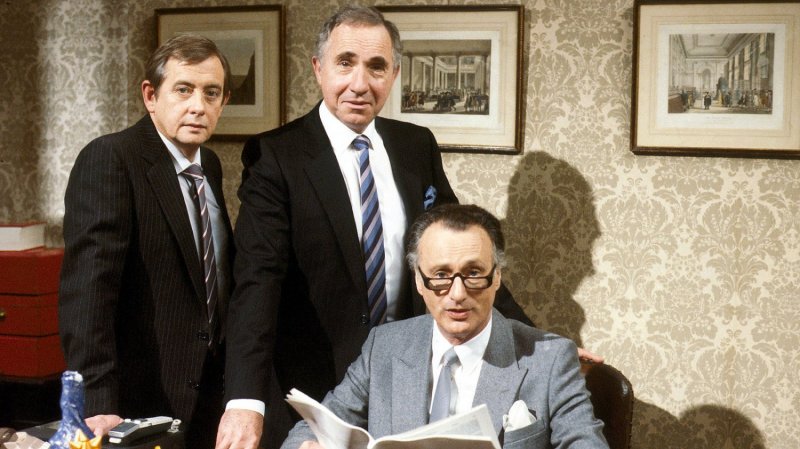 Yes Minister policital film / show